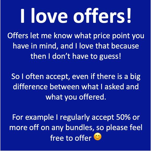 Abstract design triangle bright gold tone clip on earrings - Picture 3 of 11